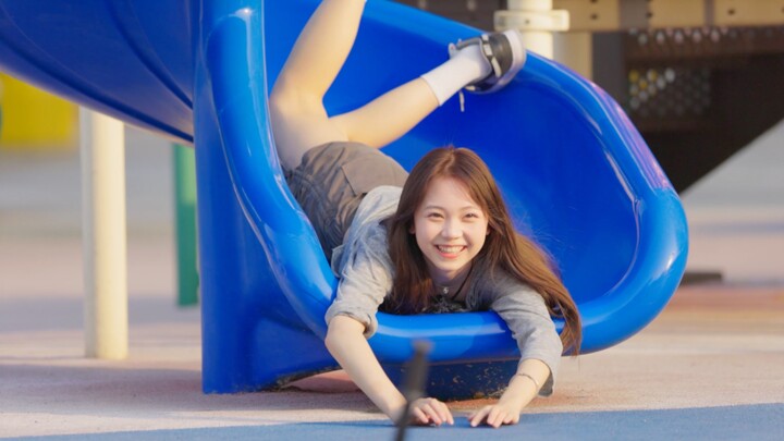 ฉันเจอเด็กสาวอายุ 18 ปีคนหนึ่งทางออนไลน์ เธอหน้ากลมเล็ก แล้วก็หน้าเหมือนทันซ่งหยุนนิดหน่อย