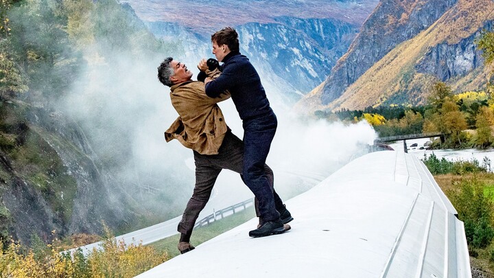 تحطم القطار من مشهد حقيقي! فيديو خاص بمشهد الحركة بالقطار في «المهمة المستحيلة 7» مع توم كروز: يركض 