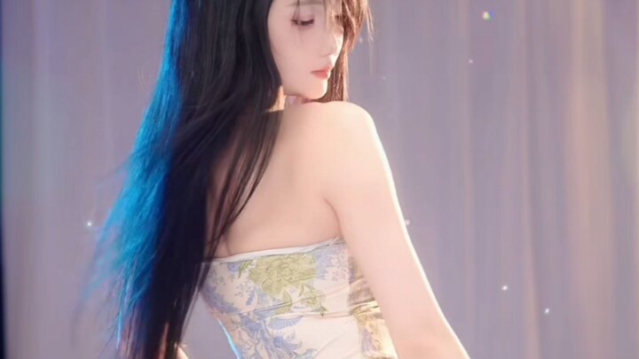 Huaikongkong dances to "Spring Courtyard Snow"