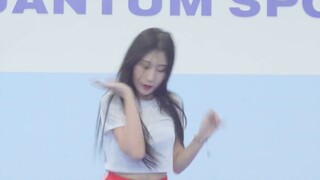 Is UNA on holiday? Let's play ball together WiggleWiggle flip dance