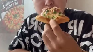 Pizza Pate Lạp Xưởng - Sự Kết Hợp Âu Á Thú Vị _ Bếp Trưởng Review