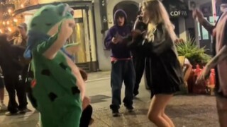 มากับฉันแล้วเขย่าเขาคว่ำ # วิชาที่ 3 เต้นรำ # นิวซีแลนด์ # ท่าผสมเล็ก ๆ น้อย ๆ ที่นุ่มนวล # เวทีมีอย