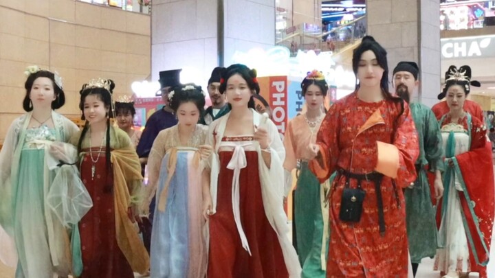 包场看电影喽~穿汉服沉浸式观影《长安三万里》！