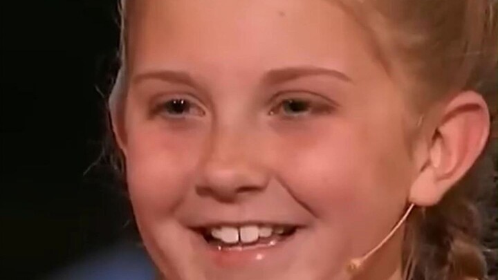 11-year-old girl with exceptional vocal percussion talent wows the entire audience