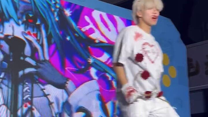 การแข่งขันเต้นเฮาส์แบบไหนที่จะทำให้เลือดนองโต๊ะกรรมการ...และได้แชมป์จริงๆ!