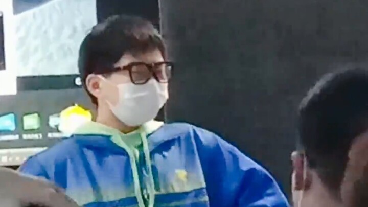 [Ensemble Stars! อนันซันบุรุสุทาสุ! ] แม่ของลูกชายคนที่สองของ Crayon เต้นเพลงสีขาวแสนหวานในชั้นเรียน