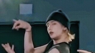 Sleeveless + woolen hat sports style boy yyds God menu practice room Huang Xuanchen personal straigh