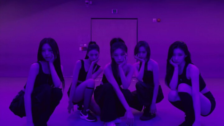 ITZY - Chesire Dance practice