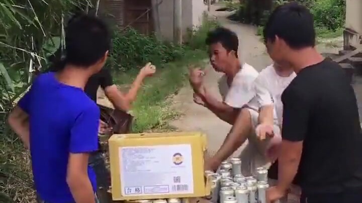 “ไม่มีอะไรผิดคาด” แค่เลี้ยวไปสองสามโค้งก็ถึงแล้ว พี่ชายขับเก่งมาก
