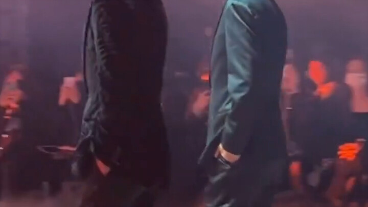 Check this out!!!! Finally, someone’s captured Baozi’s enviable figure proportions!