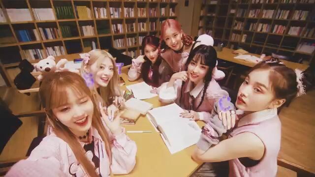 Stayc - Teddy Bear M/V