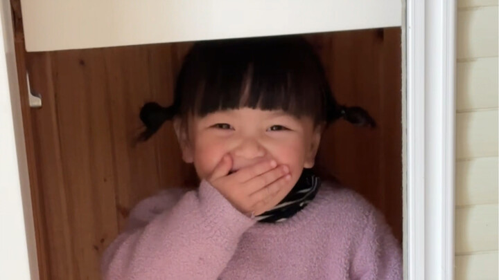 Playing hide-and-seek with human babies—there’s no fear of not being found at all.