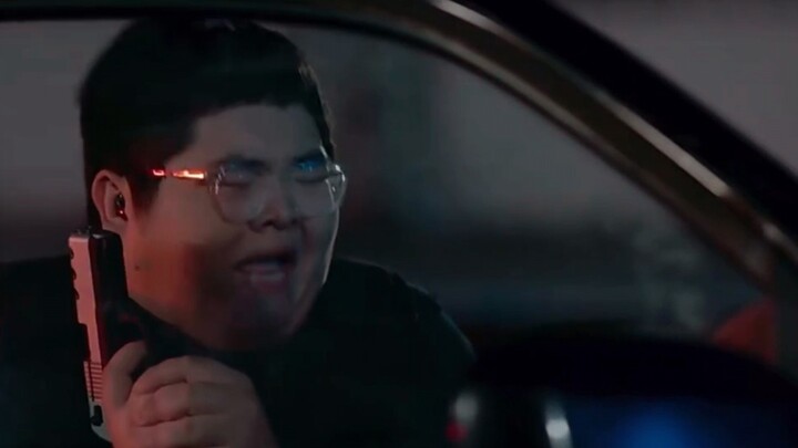 ดีมากเลย เป็นมือสังหารหนุ่มหล่อ “ปืนเจ้าแม่”