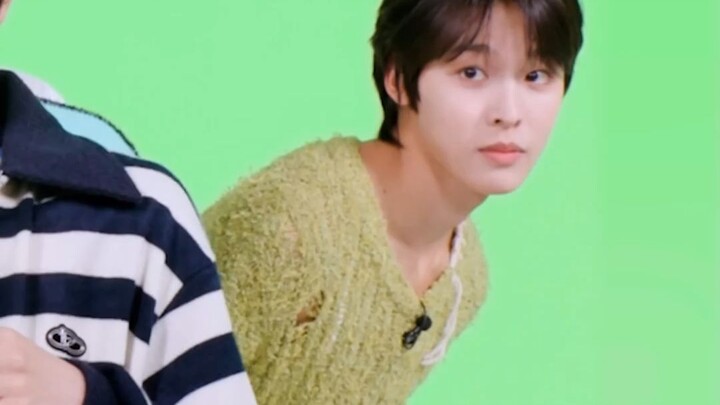 [NCT WISH] Hello82 | NCT WISH Reveal Their Roommate’s Sleep Habits 😴🤳