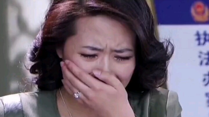 “Wanita arogan memecahkan gelangnya dan malah ngotot tak mau mengaku salah, akhirnya dia sendiri yan