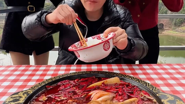 Eating Giant Squid Hot Pot