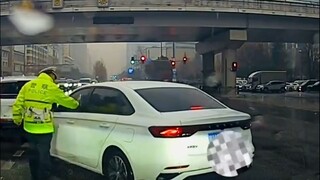 后车：😡😃😄😆😂