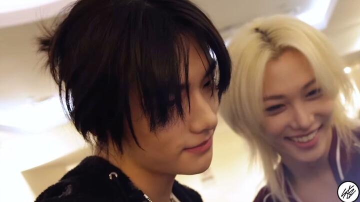 Chỉ chụp cái cha thôi mà, đều tại hai người làm không khí trở nên mập mờ thế này.