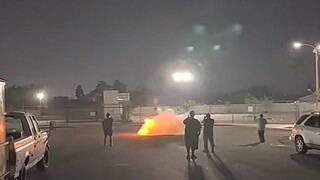 Pháo hoa này tên là gì vậy? Tôi cũng muốn một cái!