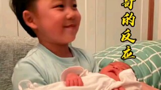 Apa yang terjadi saat kakak pertama kali bertemu adik perempuannya yang baru lahir?