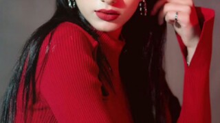 آيدول أنثى يمكنها التعرف على مظهرها من النظرة الأولى وتتفوق على جميع زملائها في الفريق