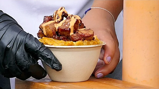 New York City Street Food - Mofongo กับหมูทอด Chicharrón