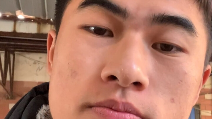 Saya dengan tegas menyatakan: Saya bukan gay.