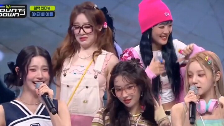 Lại một ngày nữa bị maknae đáng yêu làm tan chảy trái tim!! Cảm giác như đến cuối cùng, trái tim chị