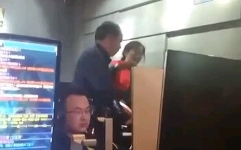 انتبه جيدًا، يا أخي صاحب النظارة