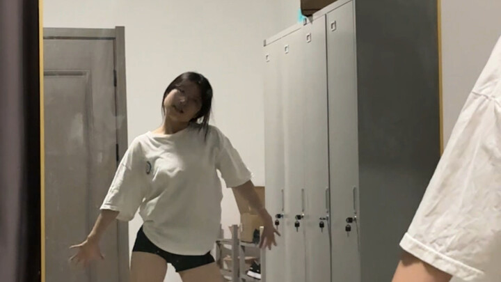 สาววัย 25 ปี เรียนเต้นเกาหลีอย่างจริงจังและเช็คอินวันแรก~