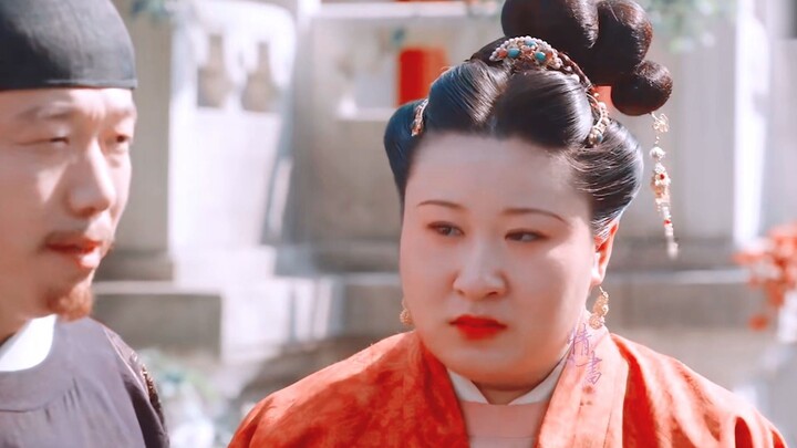 The most fortunate women are those who act cute—how could anyone resist a noble consort like this?