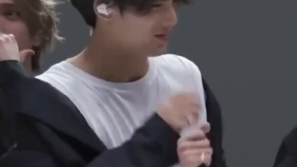 【سيفتيين】www يعني أن علامة الماء في الأغنية تؤذي الأذن حقًا