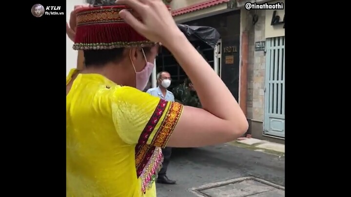 Outfit sương sương cho chị em đi nhận hỗ trợ - tinathaonhi