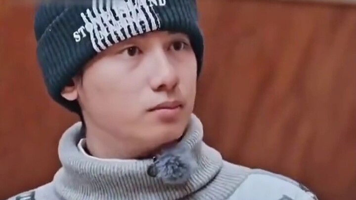 بعد أن عرف هو شيانشو ما كان يأكله، انهار تمامًا.