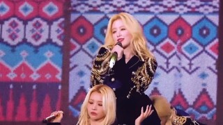 หลังจากนั้น ชูฮวาก็เต้นท่าเซ็กซี่ของน้องสาว ซึ่งก็เยี่ยมมาก