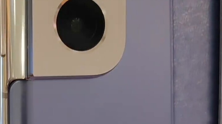 [Criticism Robot] I wanted to make a new video, so I went to the Samsung store