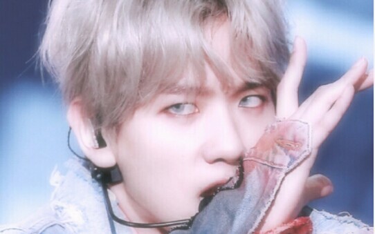 【Byun Baekhyun】Anak Penuh Hormon – Seri “Mampukah Pinggul Byun Baekhyun Bertahan?” [Montase Campuran