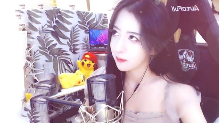 How cute can a woman get? The most fortunate women are the ones who know how to act adorable!