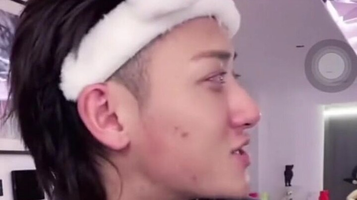 Huang Zitao’s mother suddenly appeared in the live stream