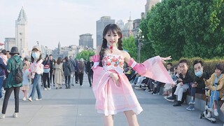 เมื่อมีคนพยายามจะเต้นรำเพลง Paradise on the Bund...