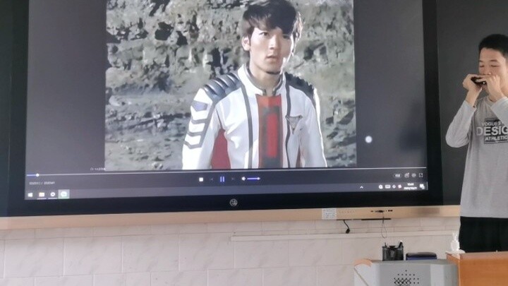 Harmonika otodidak, semua orang dipersilahkan memberi nasehat😬