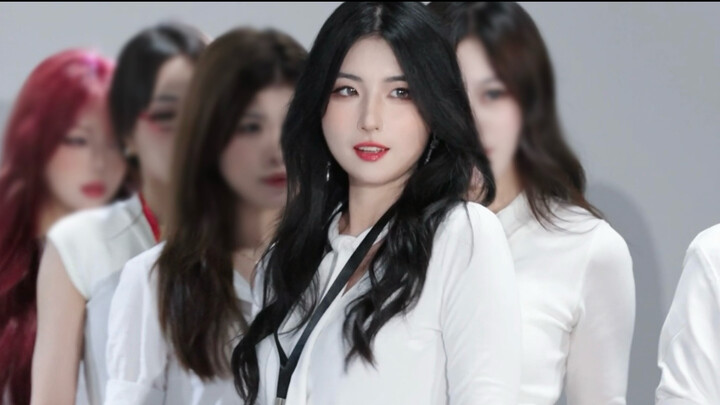 AOA-ขอโทษค่ะ｜เจ้านายคะ รบกวนหน่อยค่ะ นี่คือเอกสารที่คุณต้องการ