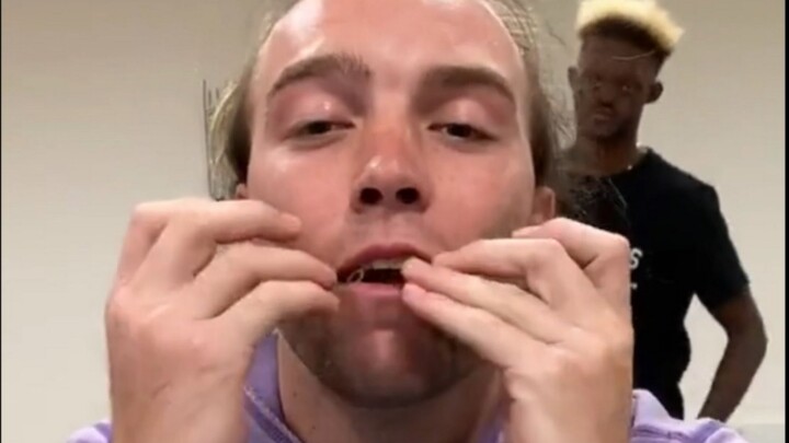 The facial features are perfectly coordinated.