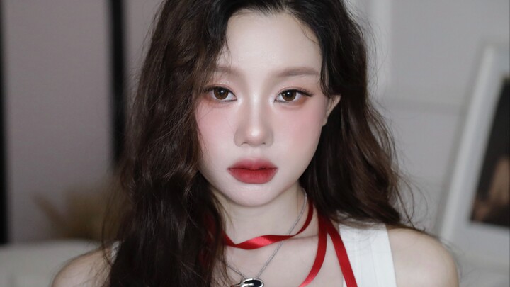 【Hướng dẫn trang điểm và làm tóc chi tiết】Tái tạo nhẹ phong cách mới của Jennie 💋 Đôi môi đỏ đậm kiể