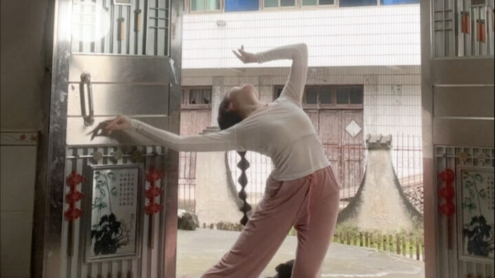 ดูอยู่ข้างฝา