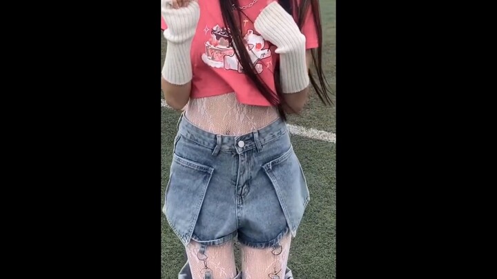 Mỗi sân trường đều có một người như thần!