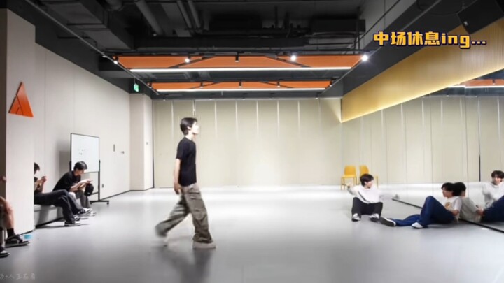 张真源“媚粉”，魅惑的是…六个蛋？？！