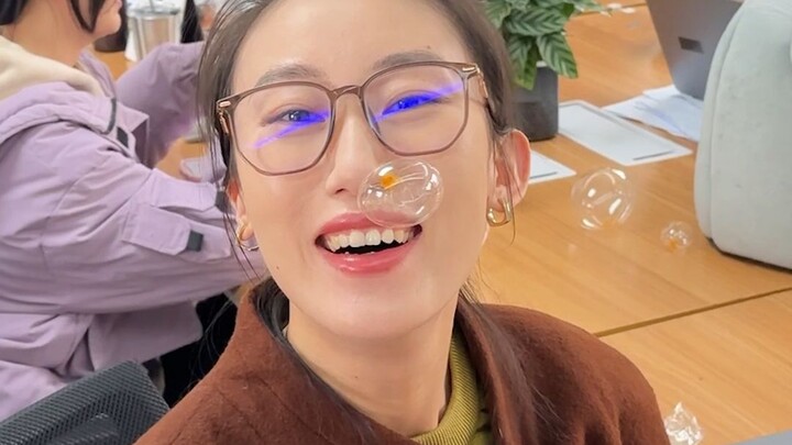 Thời nhỏ thì vui, đi làm thì chán!