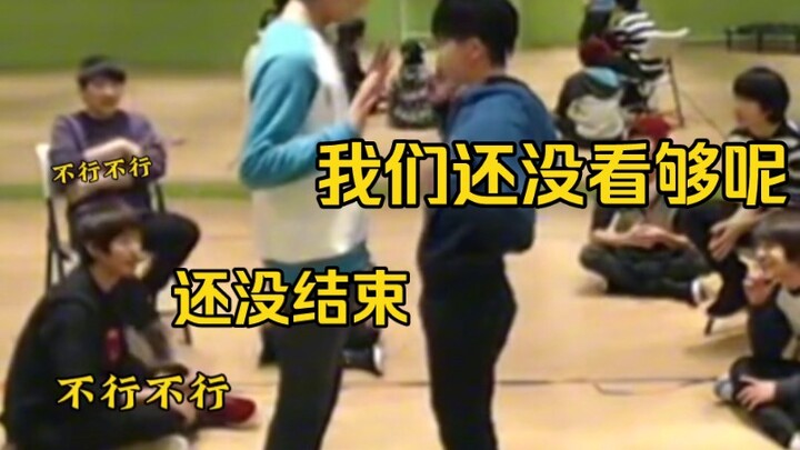 أستمتع برفاق فريقي ولا أمانع من متابعة المشاحنات والمواقف المثيرة، هاها!