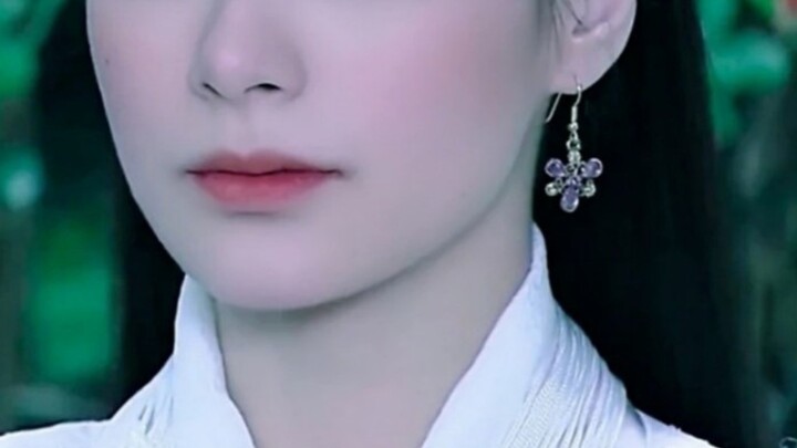 As long as she’s beautiful, any look is stunning!! I’ll always be obsessed with her beauty!!